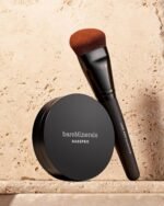 bareMinerals Luxe Performance Brush, Fair Ivory 02, 0.21 oz. - Image 3