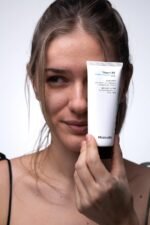 Minimalist 10% Vitamin B5 Face Moisturizer for Oily & Acne Prone Skin | Oil Free Fast Absorbing Lightweight Gel | For Women & Men | 1.7 Oz / 50 gm - Image 7
